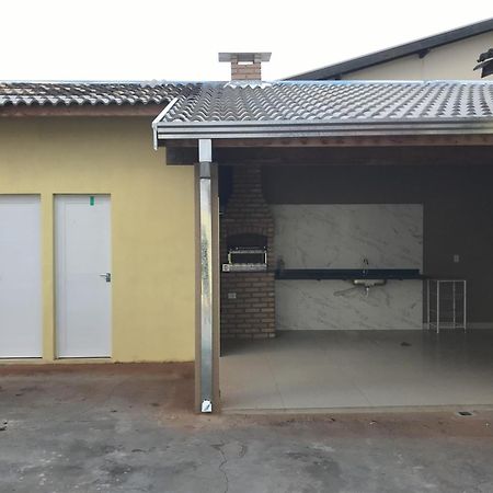 Вилла Bela Casa Com Churrasqueira E Estacionamento Олимпия Экстерьер фото